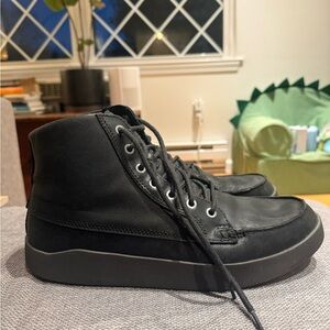 OluKai Men's Molina Black High Top Boots